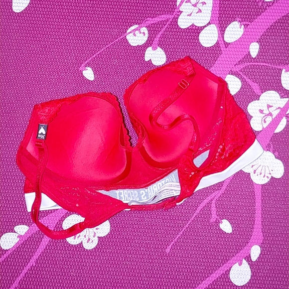 Nwt Victorias Secret tshirt lightly lined lace demi bra 36B Red VS Logo New! - Picture 3 of 3